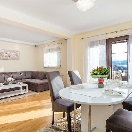 Appartement Apartman Javor à Otočac Extérieur photo