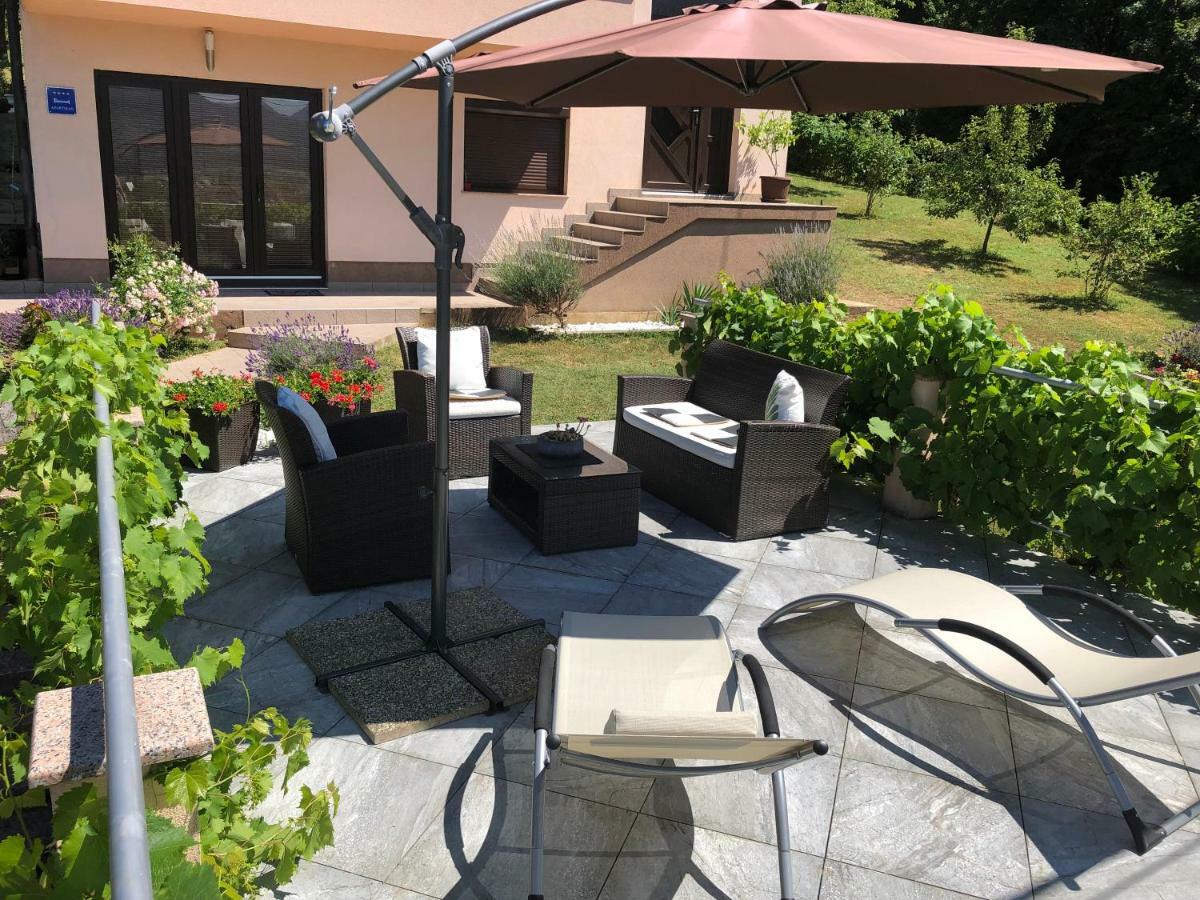 Appartement Apartman Javor à Otočac Extérieur photo